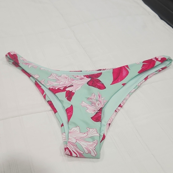 Mar De Lua Swimwear set - Picture 3 of 4